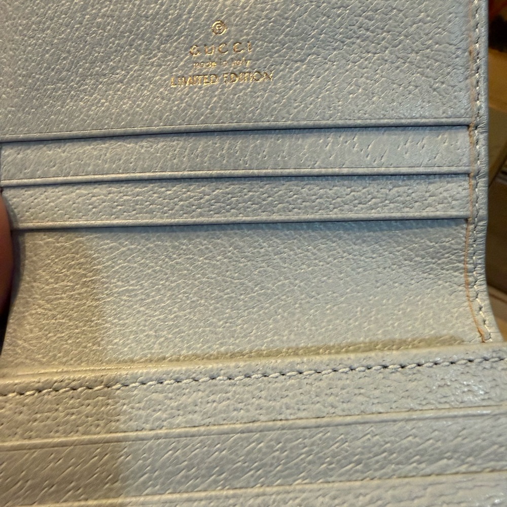 SOLD Gucci Multicolor Floral Wallet - Picture 3 of 12